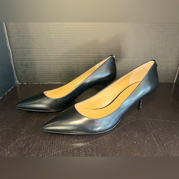 Michael Kors Flex Kitten Pump Admiral sz. 9 New. - Picture 1 of 6